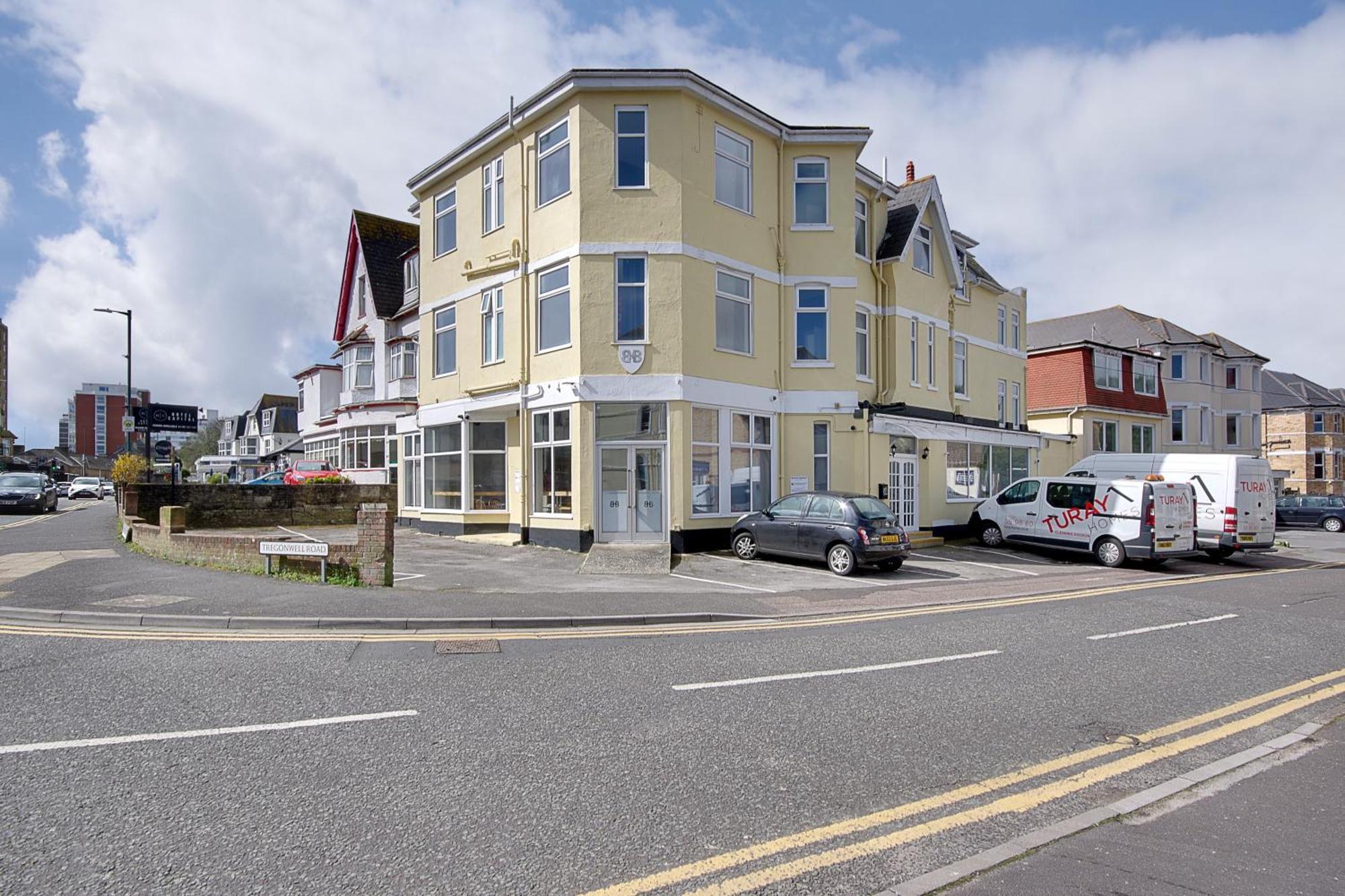 Azure Beach Hotel Bournemouth Exterior photo